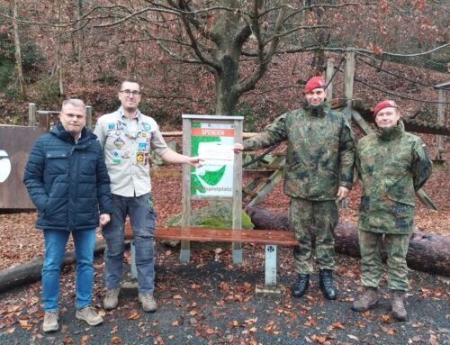 Spendenübergabe für den Waldspielplatz an der Naab