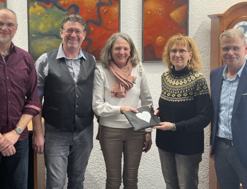 Gemeinsame Geburtstagsfeier bringt rekordverdächtige Spende für „Bürger helfen Bürgern“