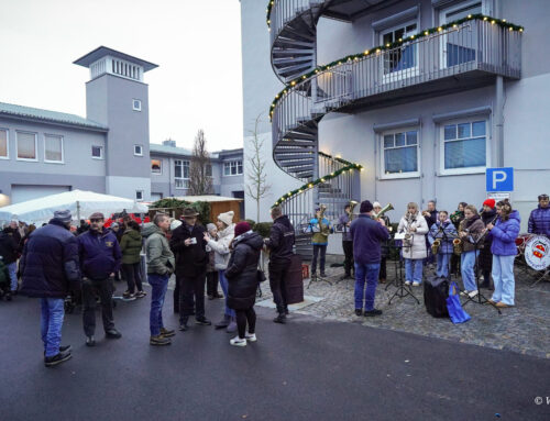 Traditionelles Weihnachtsstandl am 1. Advent eröffnet