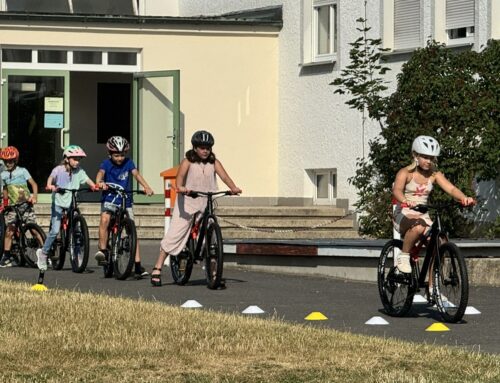 15 neue Fahrräder für die Grundschule – Stadt stärkt Verkehrserziehung