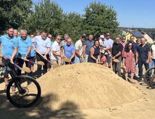 Aus einer Idee wird Wirklichkeit – Spatenstich für den neuen Pumptrack in Windischeschenbach